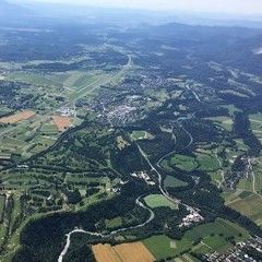 Flugwegposition um 08:10:41: Aufgenommen in der Nähe von Municipality of Bled, Slowenien in 1832 Meter